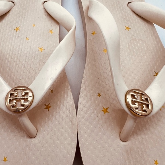 Tory Burch Cream Flip Flops with Gold Accents estimated size 6 - Picture 12 of 14